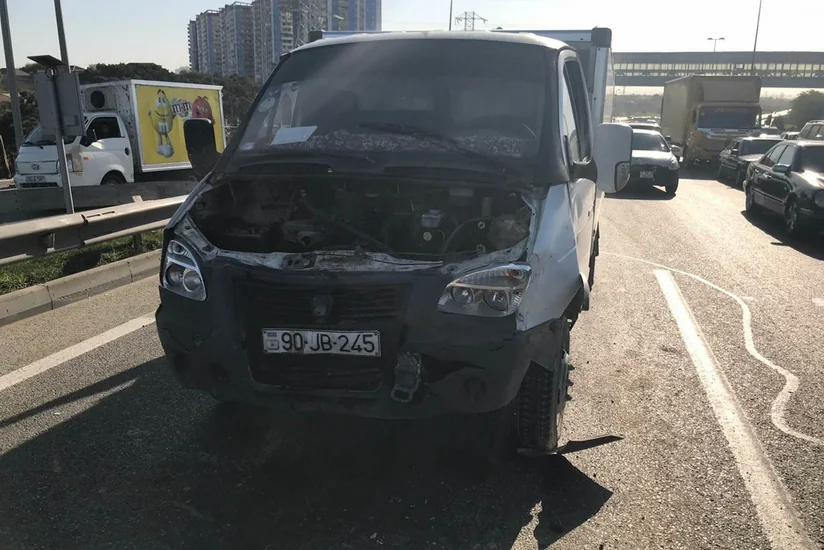 Bakıxanov Çörək Zavodunun maşını qəzaya düşüb, xəsarət alanlar var - FOTO - VİDEO
