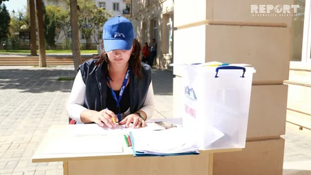 Gəncə şəhərində referendum üzrə səsvermə davam edir - FOTO