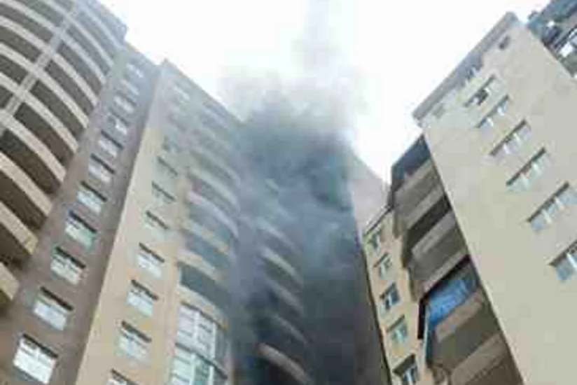 Bakıda çoxmərtəbəli yaşayış binasında yanğın olub