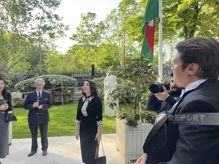 Fransada Xurşidbanu Natəvanın vandalizmə məruz qalan heykəlinin bərpadan sonra açılışı olub