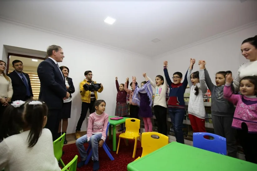 ABŞ səfiri Salyana səfər edib