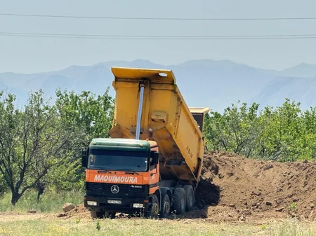 Naxçıvanda keyfiyyətsiz tikildiyi üçün sökülən məktəb binası yenidən inşa olunur