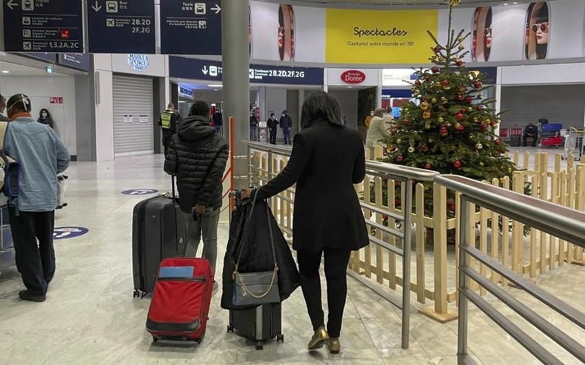 Striking workers block Paris airport terminal