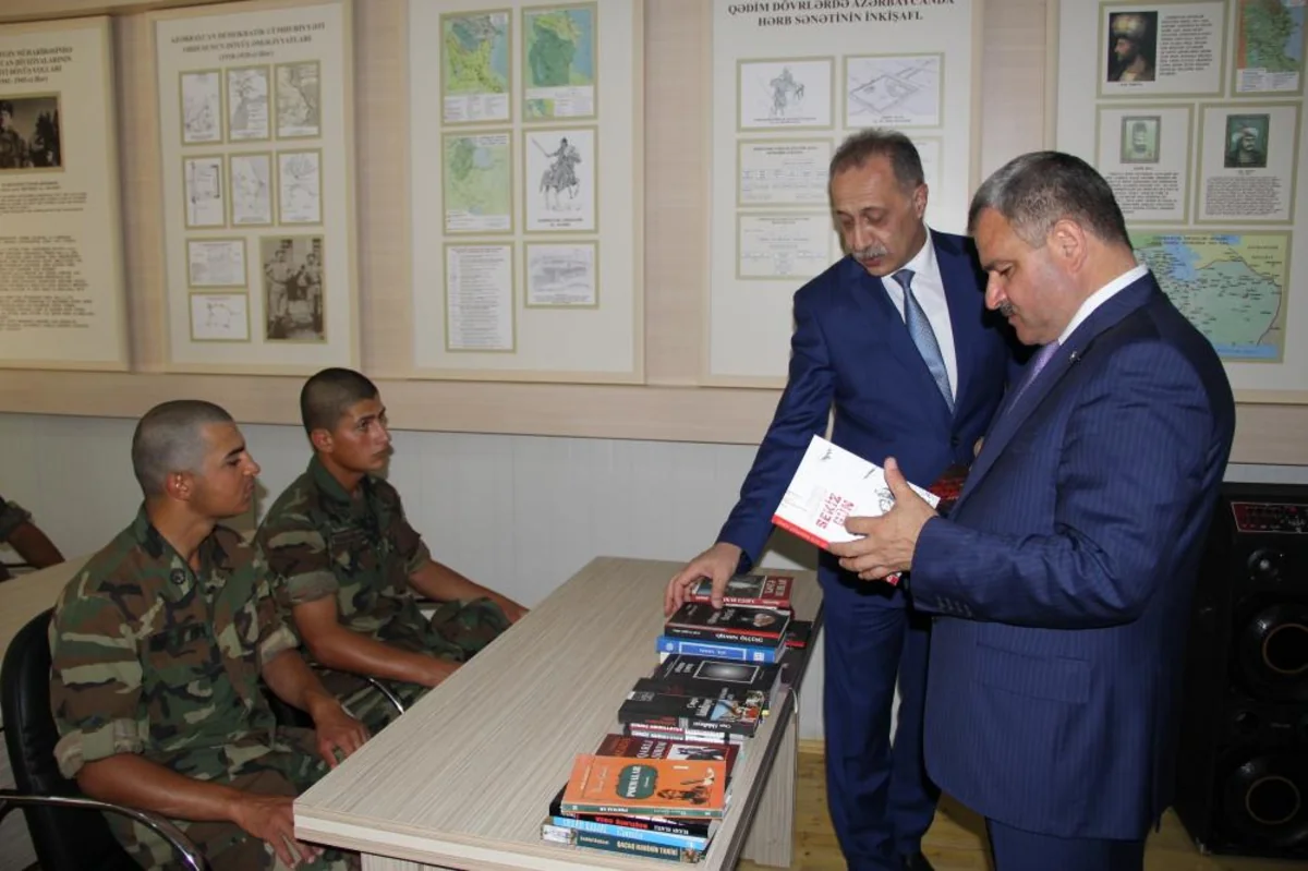​Bilik Fondunun nümayəndələri əsgərlərlə görüşüb