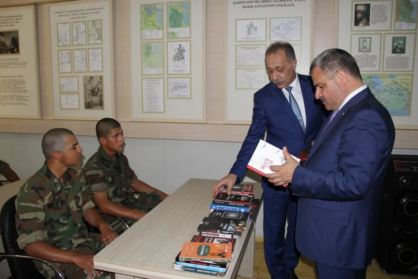 ​Bilik Fondunun nümayəndələri əsgərlərlə görüşüb