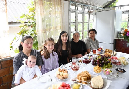 Leyla Əliyeva Şamaxıda tarixi abidələrdə aparılan işlərlə tanış olub