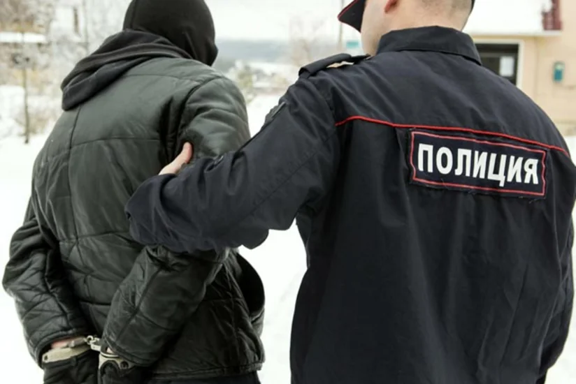 ​В Калининском районе азербайджанец порезал полицейских