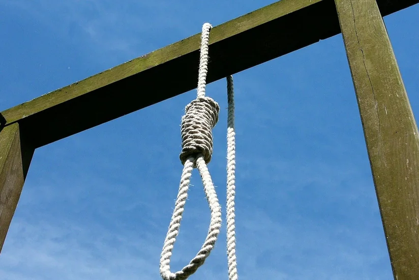 İranda terror aktı ilə əlaqədar iki nəfər açıq şəkildə edam edilib