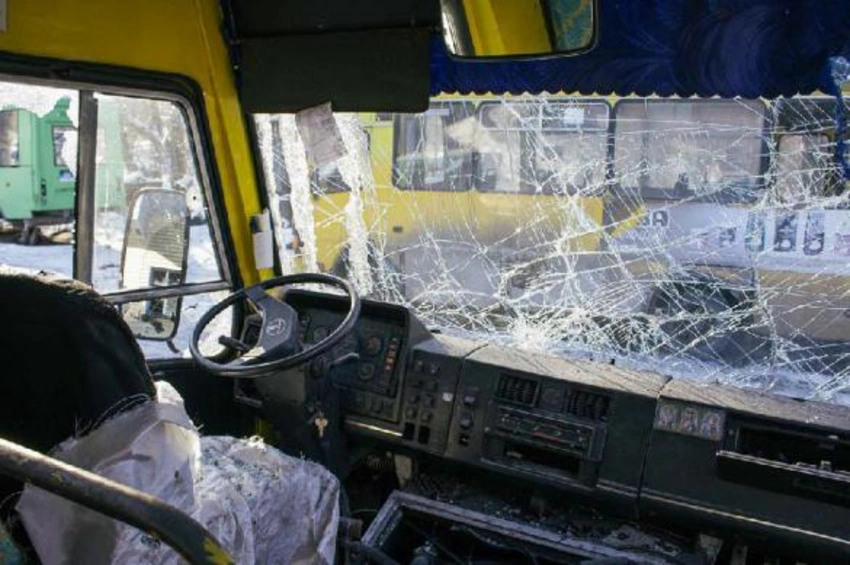 Kəşmirdə avtobus aşıb, 38 nəfər ölüb