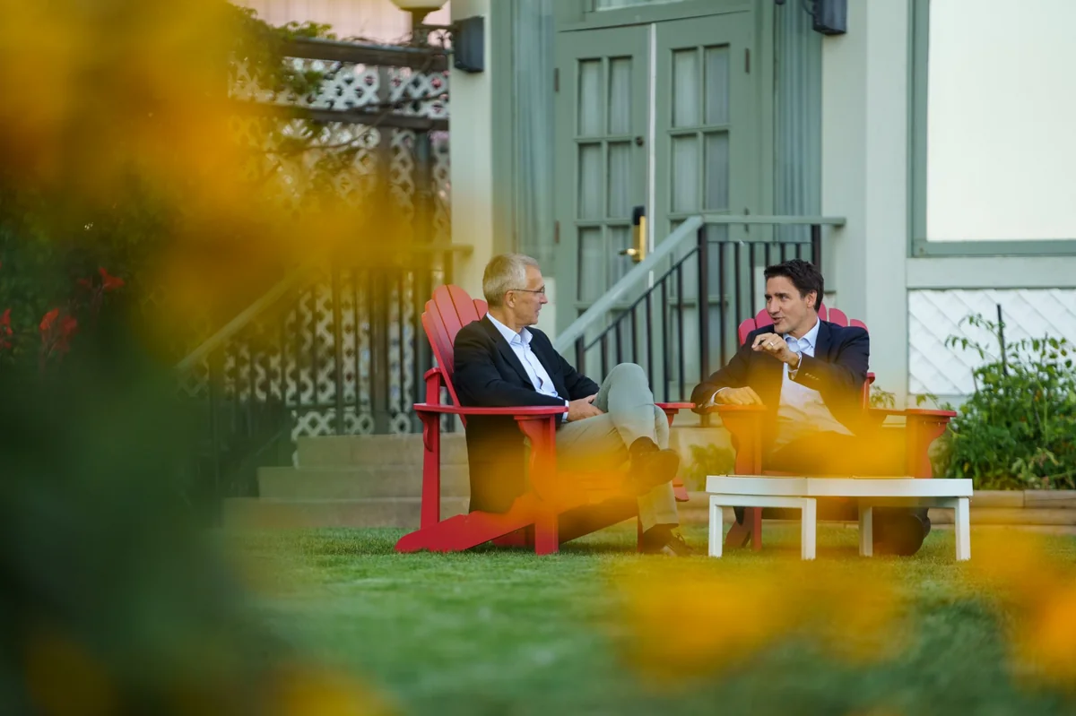 Kanadanın Baş naziri NATO rəhbəri ilə görüşüb