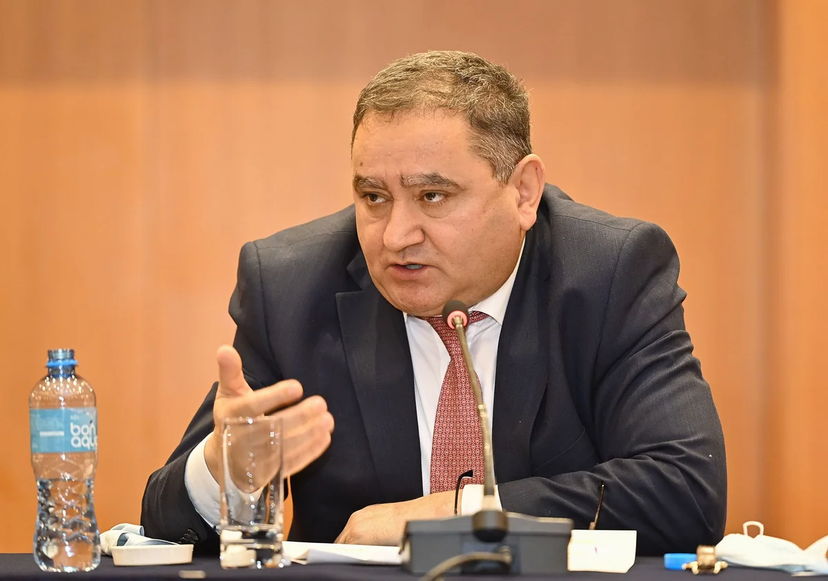 Etibar Əliyev: “Təhsil ictimaiyyəti hələ də kurikulum anlayışını həzm edə bilmir”