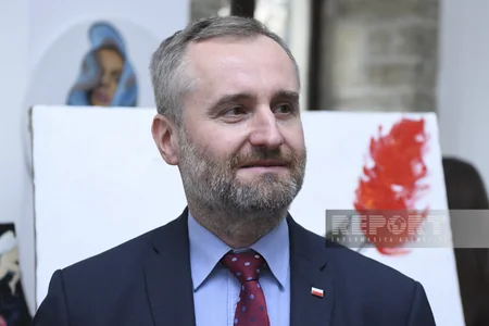 Azerbaijani artists present paintings dedicated to history, culture of Poland