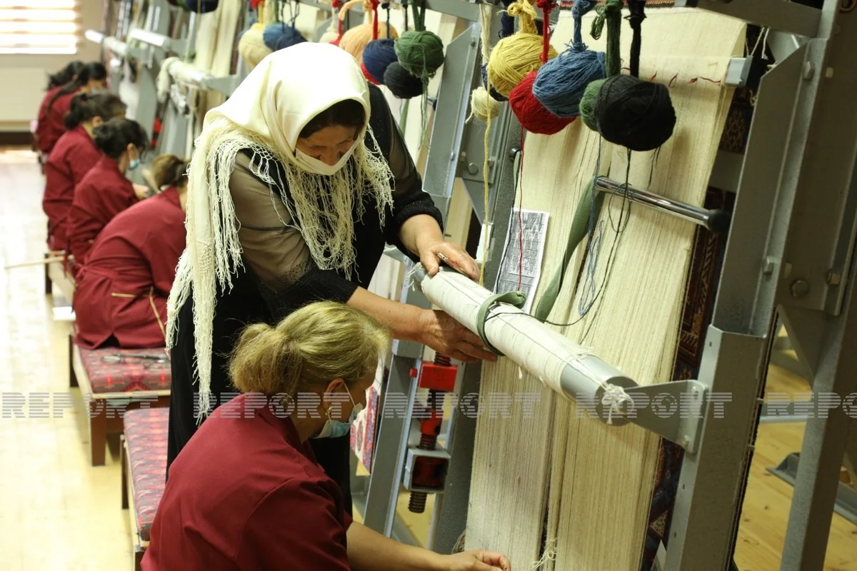 Gözünün nurunu işinə sərf edənlər - REPORTAJ