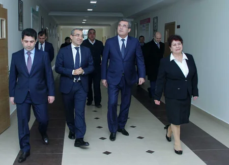 Qaradağda internat məktəb əsaslı təmirdən sonra istifadəyə verilib