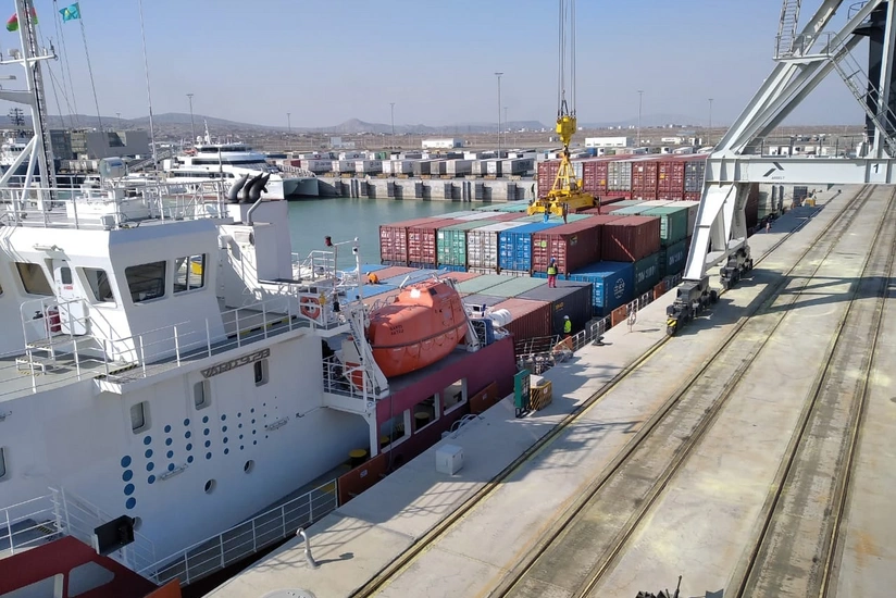 Qazaxıstana məxsus konteyner gəmisi Bakı Limanındadır