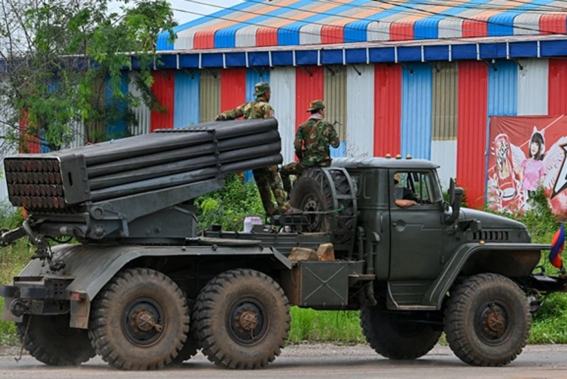 Таиланд показал иностранным военным атташе последствия атак Камбоджи