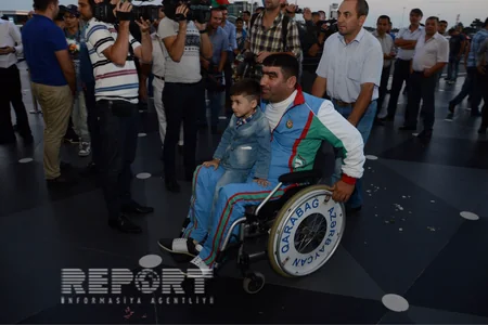 Azərbaycan paralimpiyaçıları ölkəyə qayıdıb - FOTO