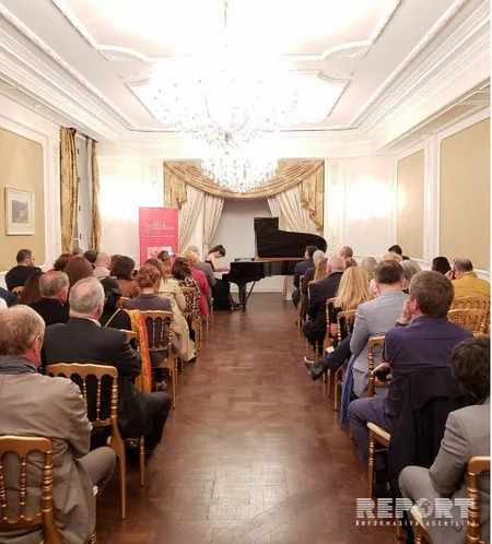 Parisdə Azərbaycanda qadınlara səsvermə hüququnun verilməsinin 100 illiyi münasibətilə konsert keçirilib - FOTO