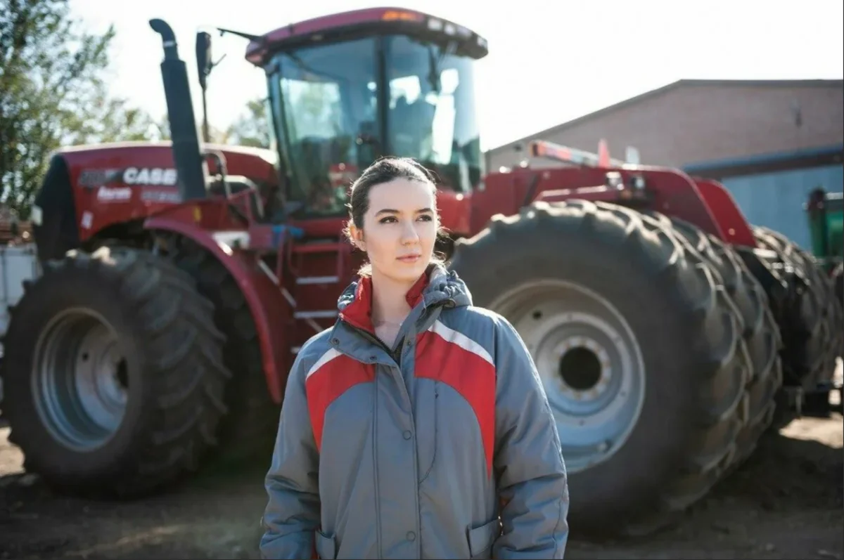 Yeni ildən Rusiyada qadınlar traktorçu və gəmi kapitanı işləyə biləcəklər