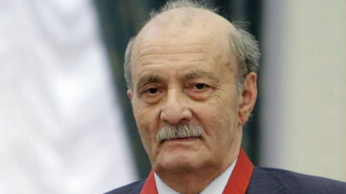 Gürcüstanda SSRİ xalq artistinin ulduzu yerə həkk edilib