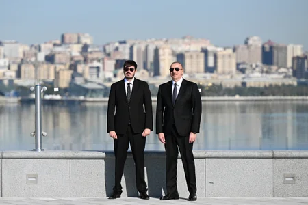Prezident İlham Əliyev Bakıda Dövlət Bayrağı Meydanında olub, Azərbaycanın üçrəngli Bayrağını ucaldıb - YENİLƏNİB