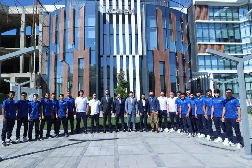 AMF-in prezidenti dünya çempionatında iştirak edəcək U-23 millisinin üzvləri ilə görüşüb