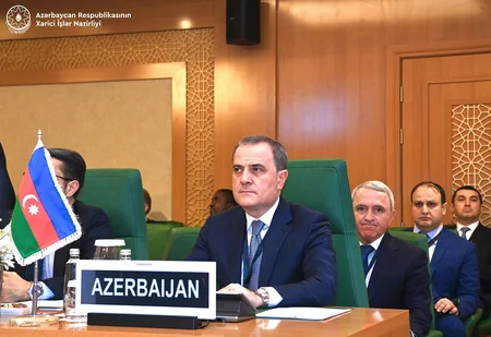 Jeyhun Bayramov adresses OIC extraordinary meeting