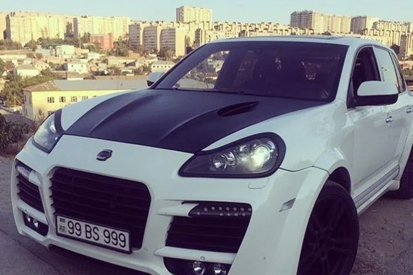 Суд вынес приговор несовершеннолетнему, сбившему в Баку женщину на Porsche
