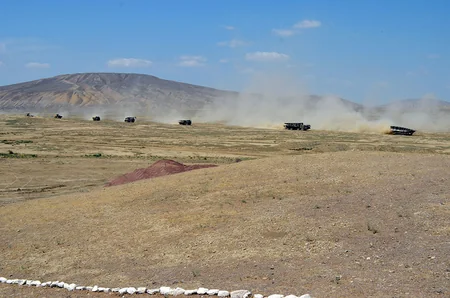 Baş Qərargah rəisi mühəndis bölmələrinin taktiki-xüsusi təlimini izləyib