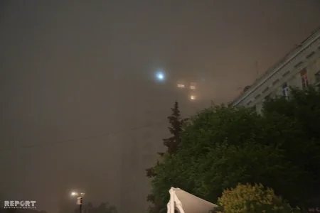 Bakı şəhərinin üzərini su buxarı bürüyüb - FOTO