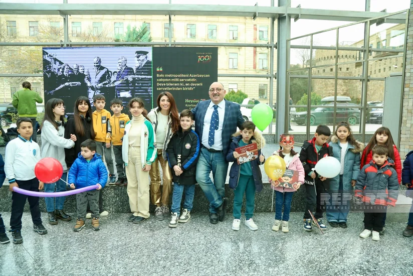 Bakı metrosunda Həmrəylik günü və Yeni il münasibətilə bayram proqramları keçirilib - FOTO