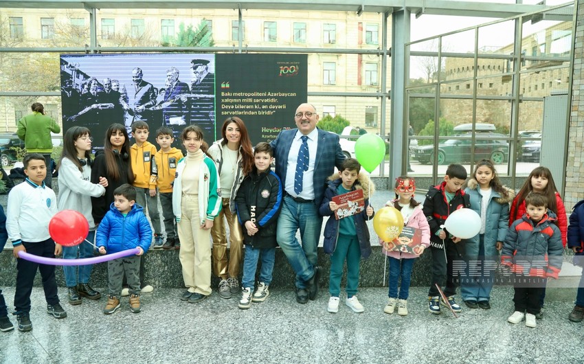 Bakı metrosunda Həmrəylik günü və Yeni il münasibətilə bayram proqramları keçirilib - FOTO