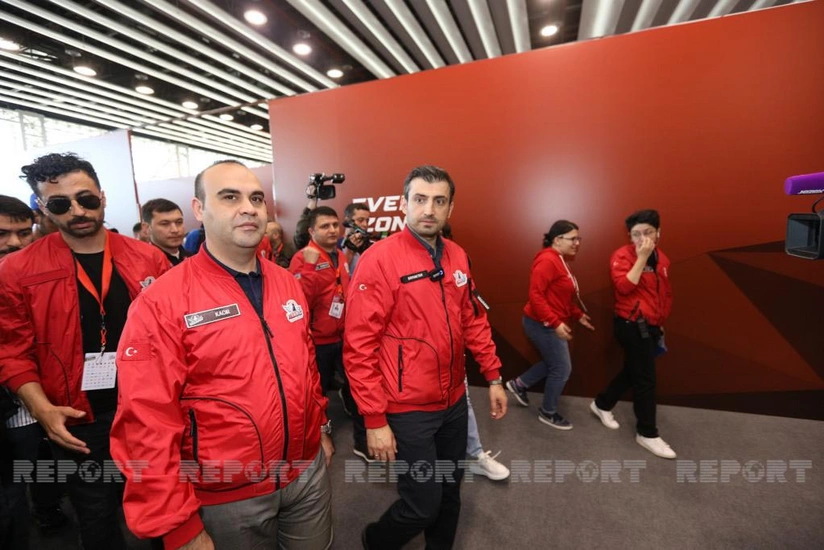 Selcuk Bayraktar conducts flight over Baku in fighter jet
