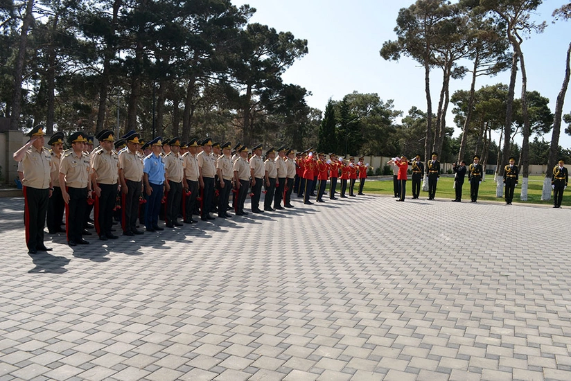 Defense Ministry’s leadership visits Second Alley of Martyrs
