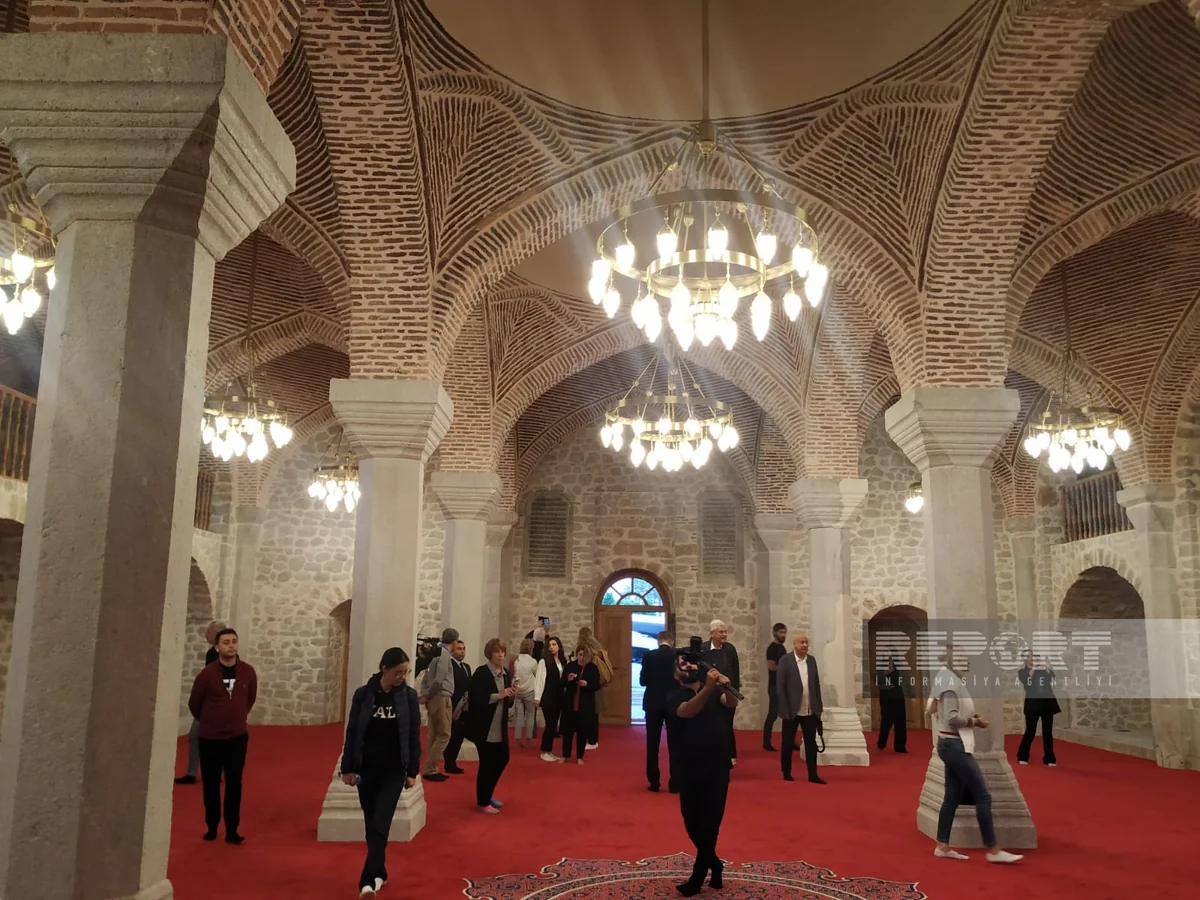 Beynəlxalq tədbir iştirakçıları Şuşa şəhərinin görməli yerləri ilə tanış olub