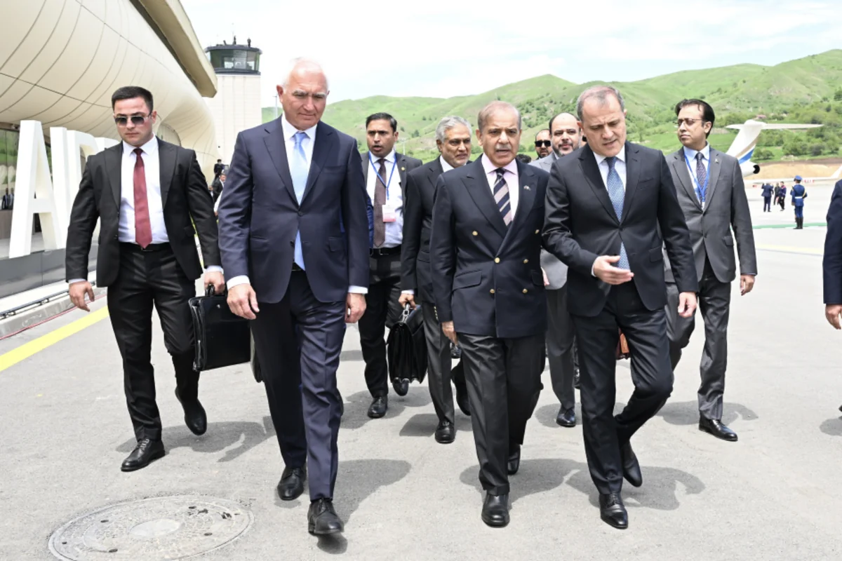 Pakistani PM's plane lands at Lachin International Airport