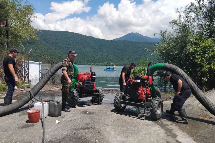 Nohur göldə daşma riski yaranıb - RƏSMİ