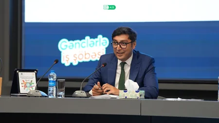 Fərid Qayıbov nazirliyin dəstəyi ilə beynəlxalq tədbirlərdə iştirak etmiş gənclərlə görüşüb