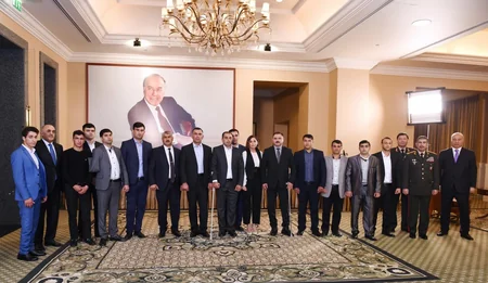 Azərbaycanın Birinci vitse-prezidenti aprel döyüşləri zamanı yaralanmış bir qrup əsgər və zabitlə görüşüb