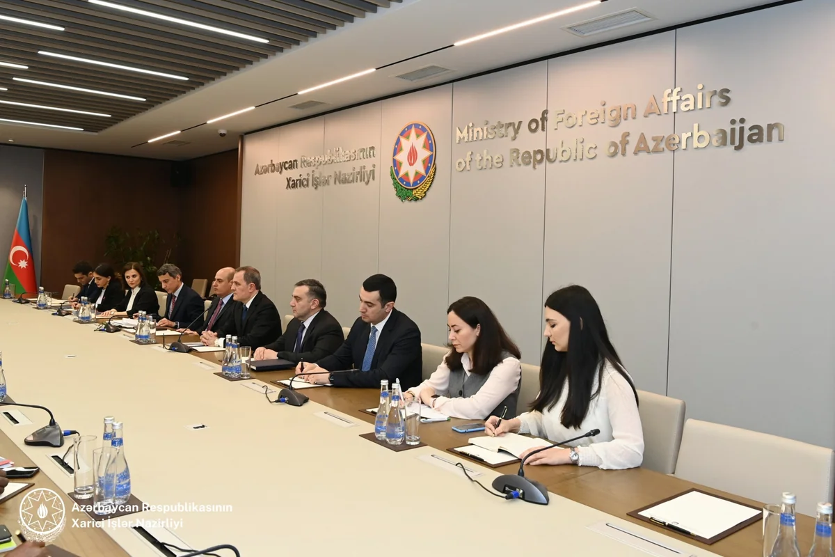 Azerbaijani FM informs UNESCO representatives about Armenia's provocations