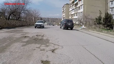 Xətai rayonunda yararsız vəziyyətdə olan küçə təmir edilib