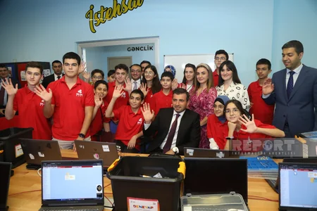 Selçuk Bayraktar Bilim Bakı mərkəzinin işi ilə tanış olub