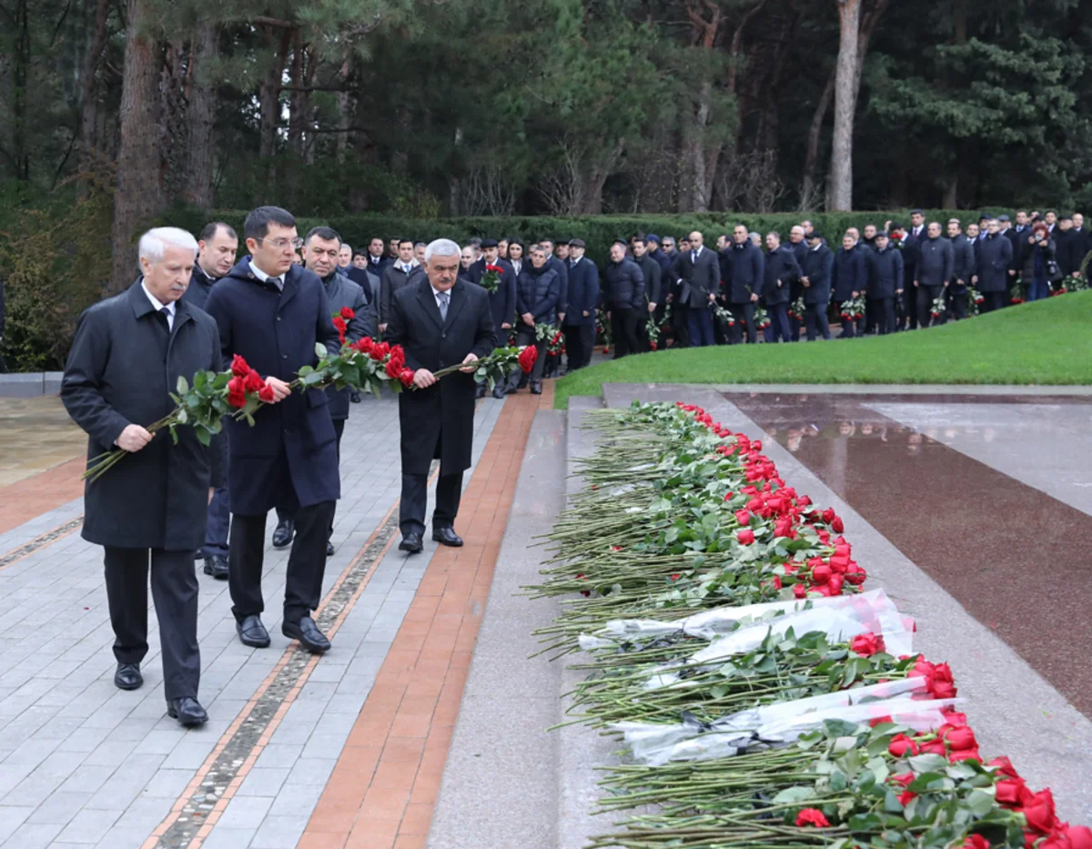 İqtisadiyyat Nazirliyində Heydər Əliyevin anım günü ilə bağlı tədbirlər keçirilib