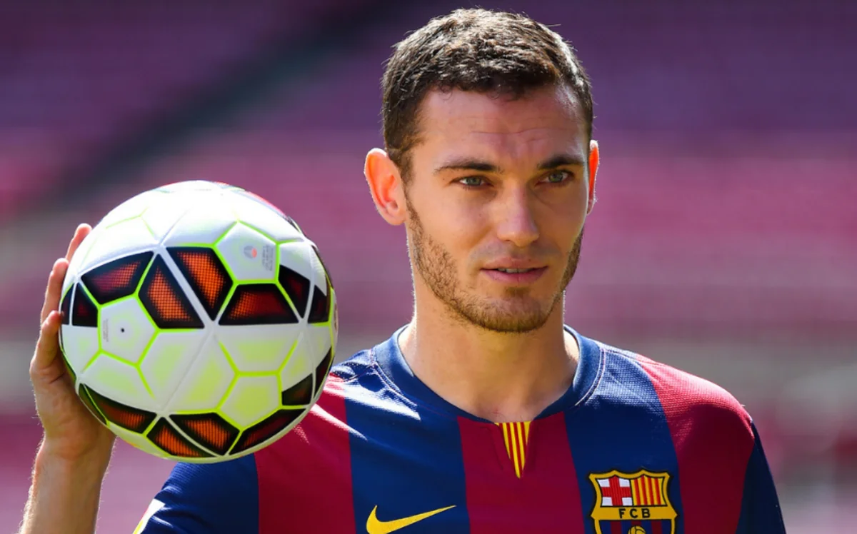Экс-футболист Барселоны завершил карьеру