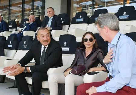 İlham Əliyev və Mehriban Əliyeva Uels-İsveçrə matçına baxıblar