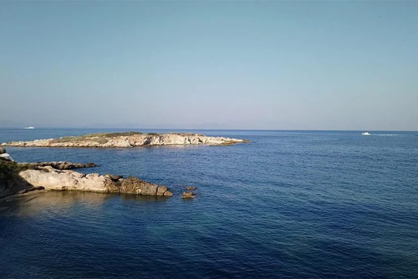 Türkiyə sahillərində qaçqınları daşıyan qayıq batıb, 9 nəfər ölüb