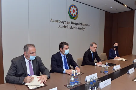 Bakir İzetbeqoviç: Ağdamdakı dağıntıların miqyası təəssüf doğurur