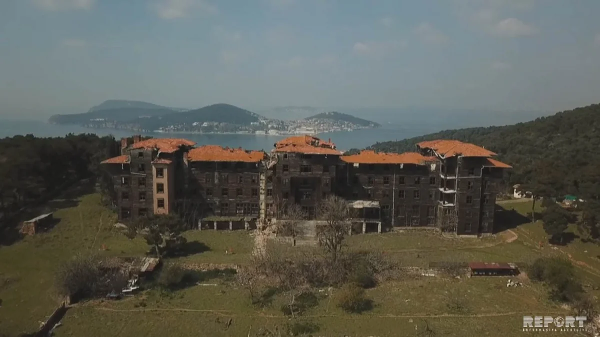 Fransızların tikdiyi, Sultan ll Abdülhamitin açdığı, kimsəsiz qalan uşaq evindən - REPORTAJ