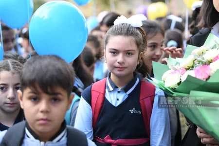 Birincilərin ilk dərs günü - FOTOREPORTAJ