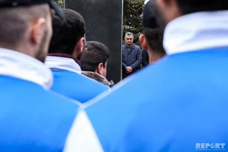 Futbol ictimaiyyəti “Neftçi”nin əfsanəvi futbolçusu Anatoli Banişevskinin məzarını ziyarət edib